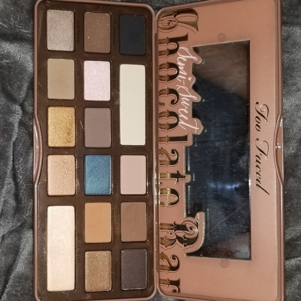Too Faced semi sweet eyeshadow palette
